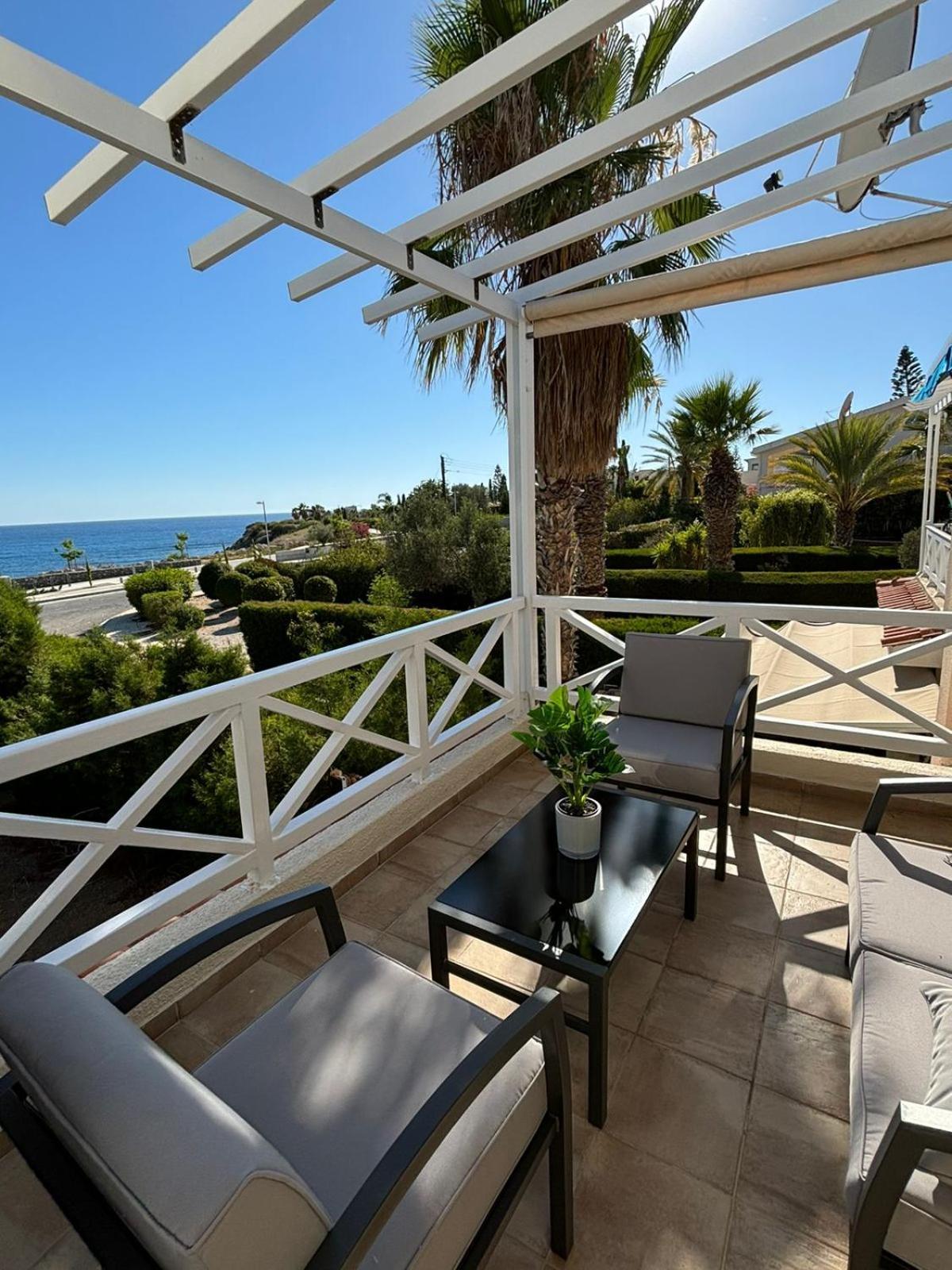 Appartamento Horizon Bliss At Coral Bay Peyia Esterno foto