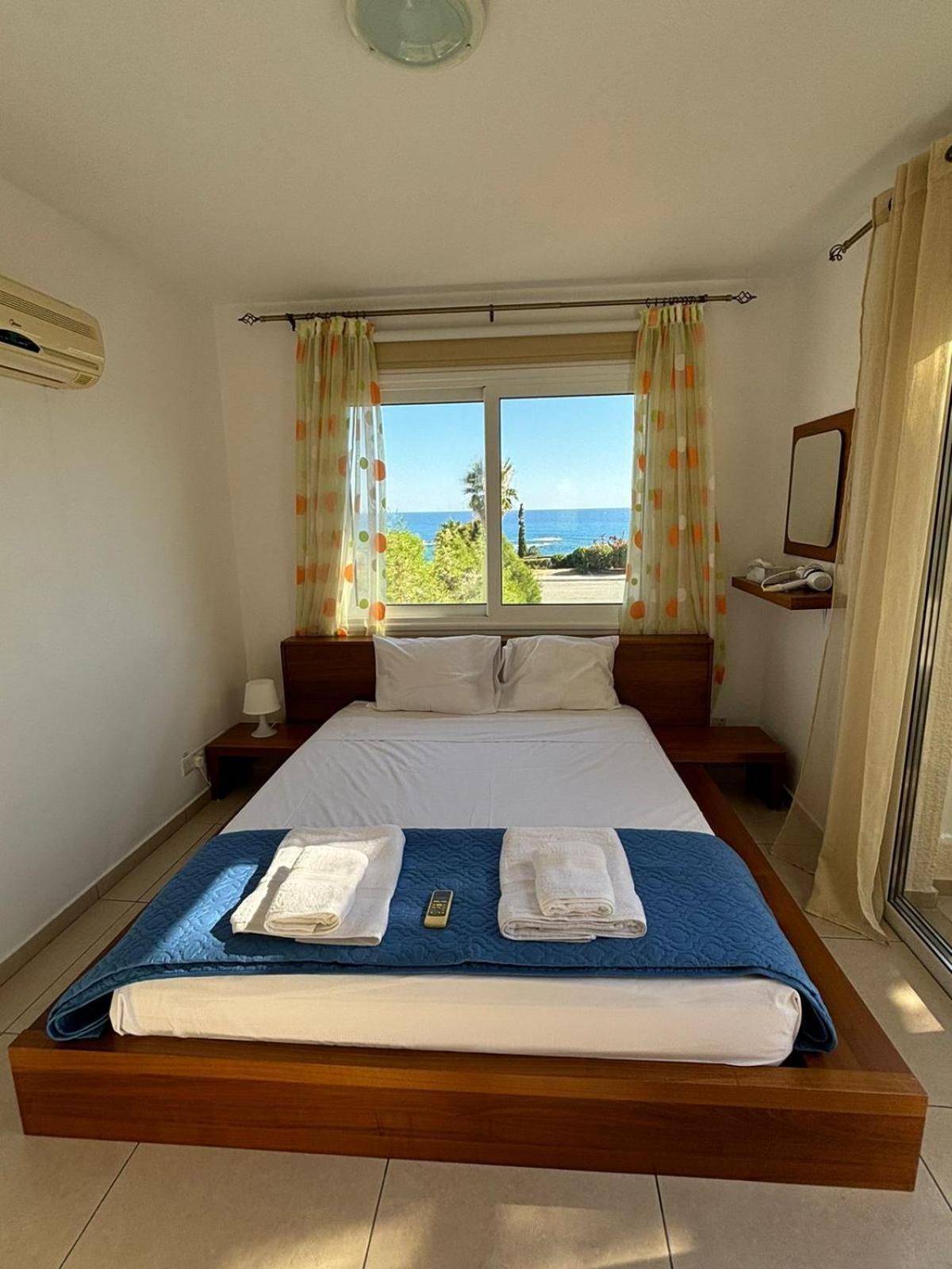 Appartamento Horizon Bliss At Coral Bay Peyia Esterno foto