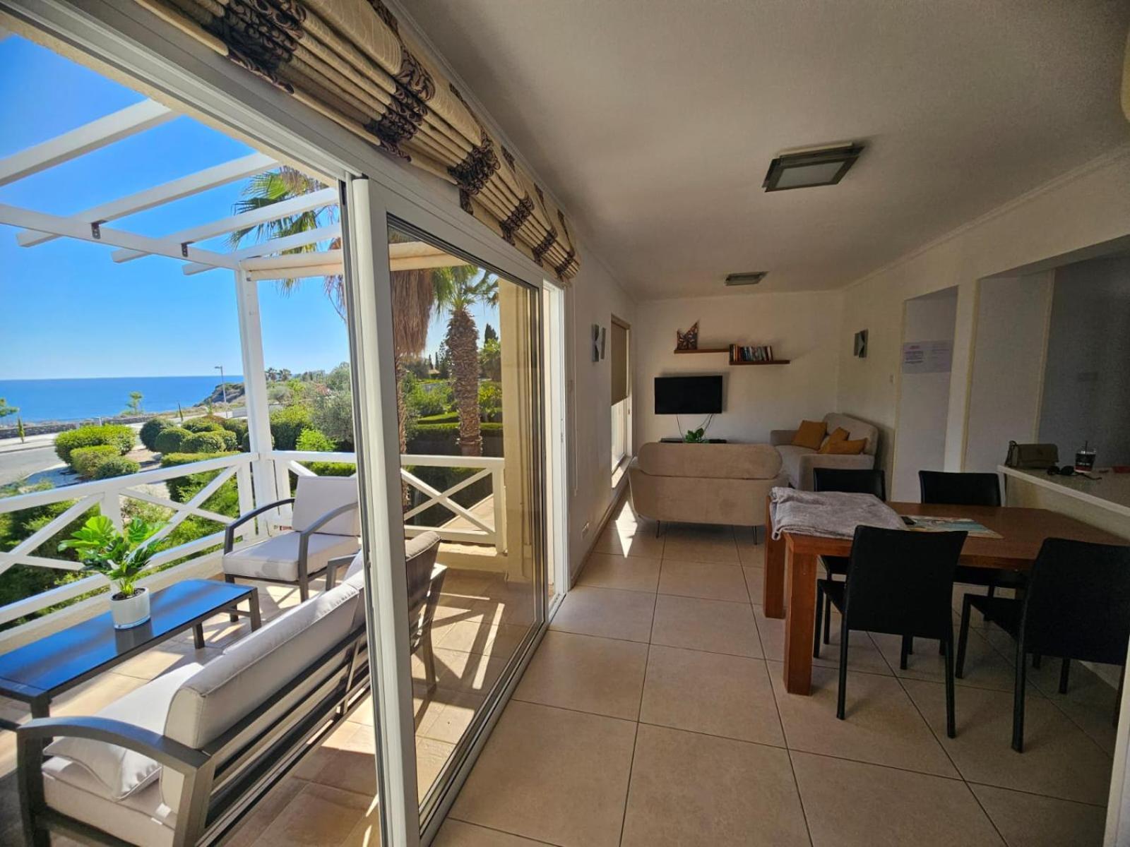 Appartamento Horizon Bliss At Coral Bay Peyia Esterno foto